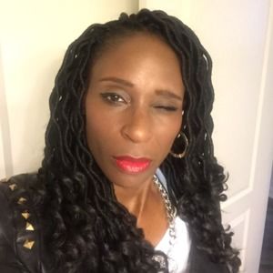 Meet your Posher, Akilah